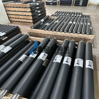 Số lượng lớn các cuộn cao su máy in chất lượng cao trong các nhà máy vật lý